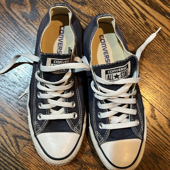 Converse All Star navy low top size 7 women’s/5 mens - Picture 2 of 4